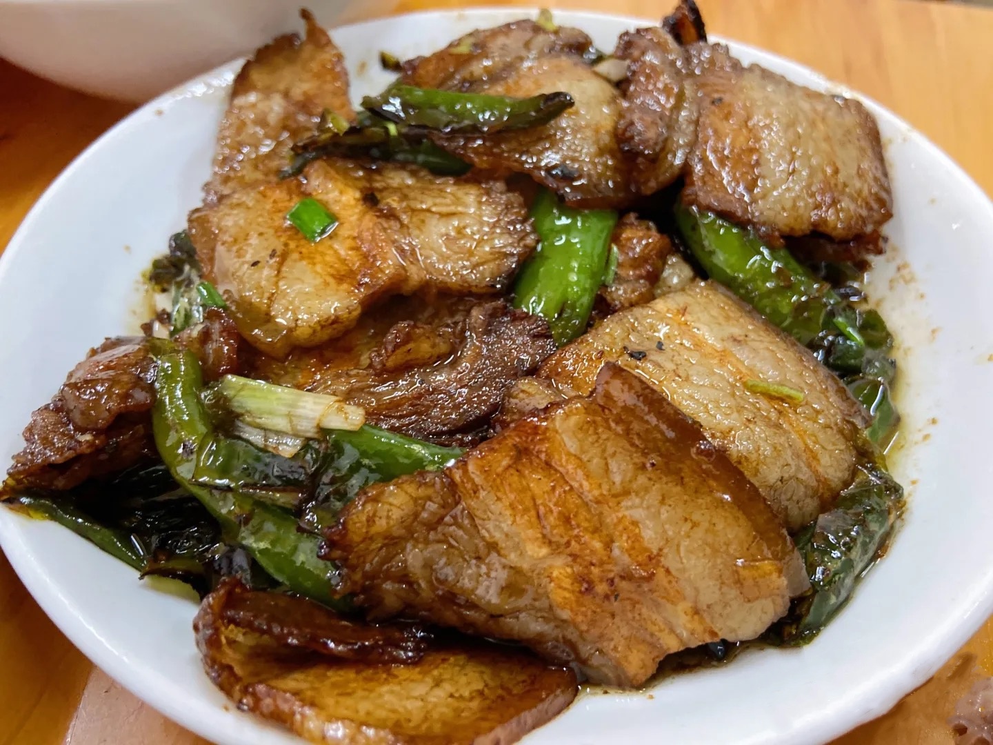 關于蕨粑炒臘肉的簡介